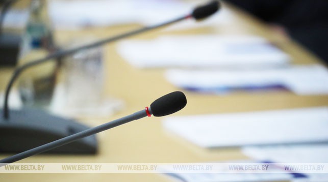 Очередной раунд переговоров по ситуации на востоке Украины начался в Минске Очередной раунд переговоров по ситуации на востоке Украины начался в Минске