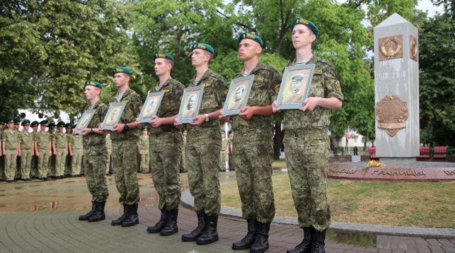 Пограничники почтили память павших в первых боях Великой Отечественной войны Пограничники почтили память павших в первых боях Великой Отечественной войны