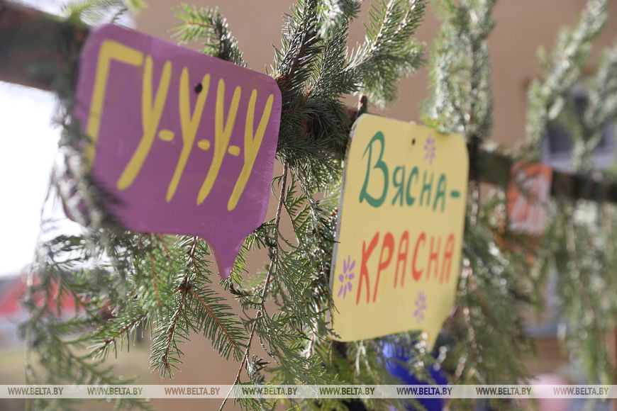 Под Гродно возродили старинный обряд "Гуканне вясны" Под Гродно возродили старинный обряд "Гуканне вясны"